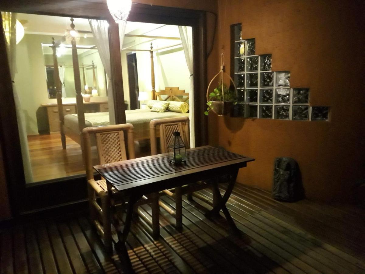 Luxury Suites Vila Indonesia กาโรปาบา ภายนอก รูปภาพ