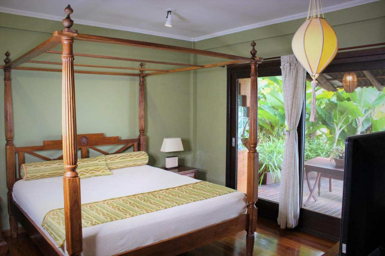 Luxury Suites Vila Indonesia กาโรปาบา ภายนอก รูปภาพ