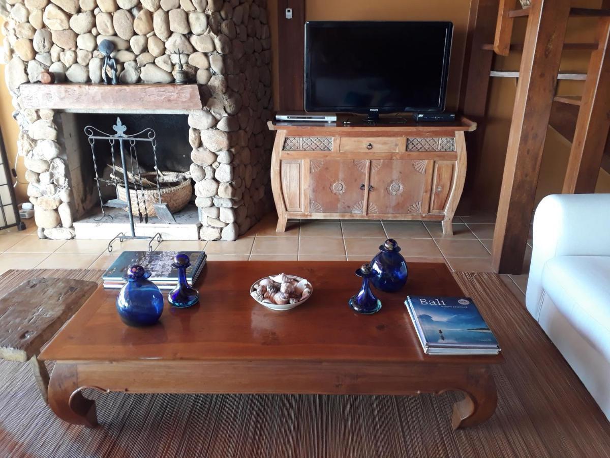 Luxury Suites Vila Indonesia กาโรปาบา ภายนอก รูปภาพ